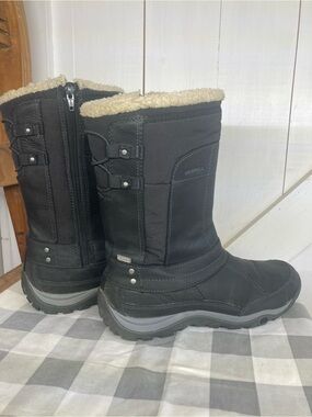 Merrill Women's Winter Waterproof Boots Black Size 8.
